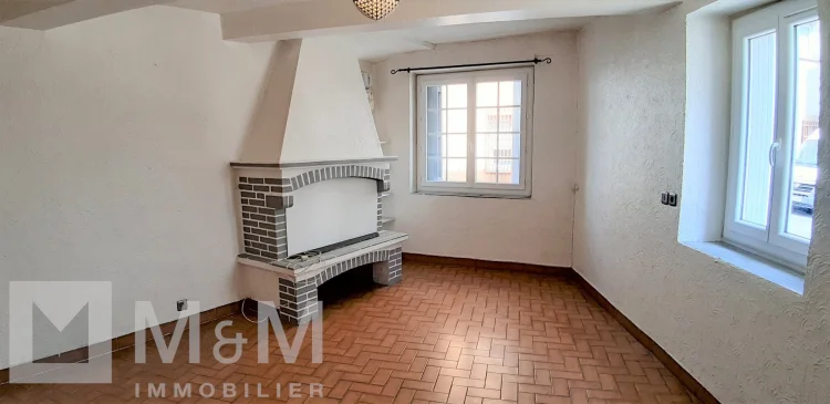 M&M Immobilier Presents: a Spacious 2-Sided Townho photo 4