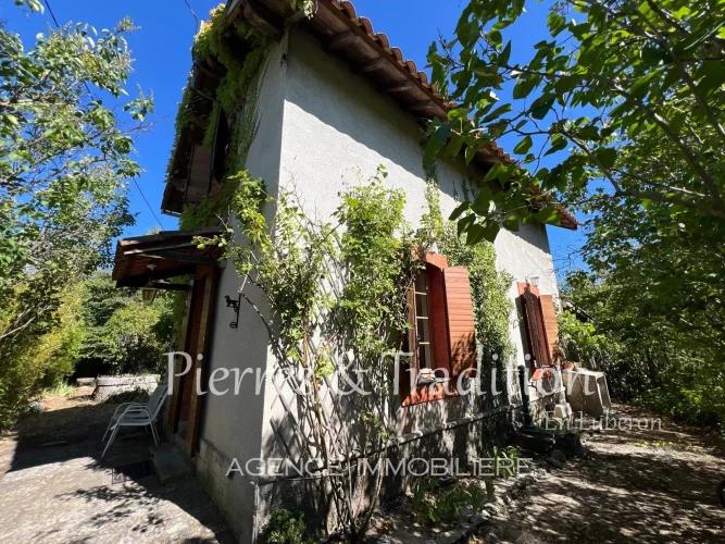 Céreste, Individual House with Charm and its Garden Near Village and Shops