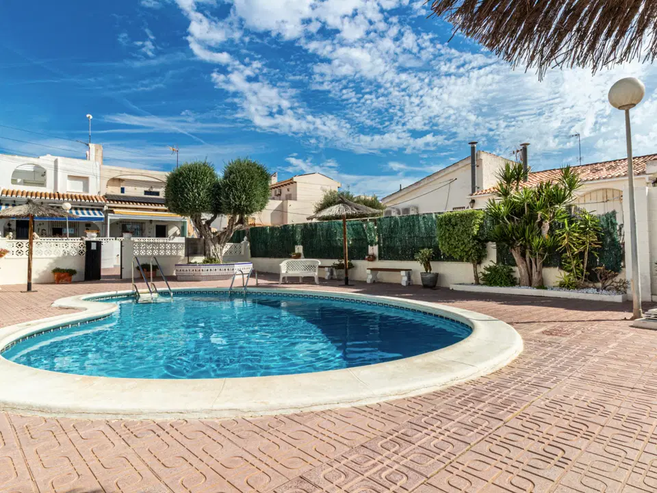 Villa in Torrevieja, Alicante province photo 2