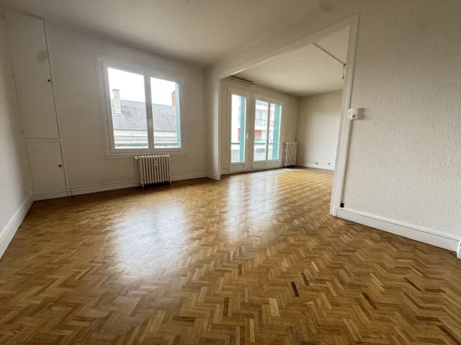 Apartment with Beautiful Volumes Boulevard De Courtais photo 3