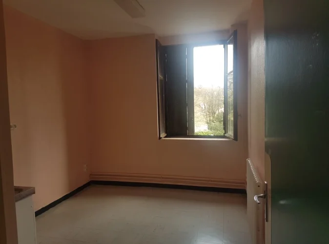 Large Town Center Character Home with River Views to Renovate photo 3