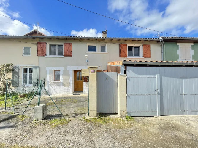 Comfortable Village House, Garage, Courtyard, Separate Build