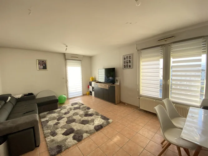 Annonay - 3-Room Apartment for Rent - Domaine De la Gare