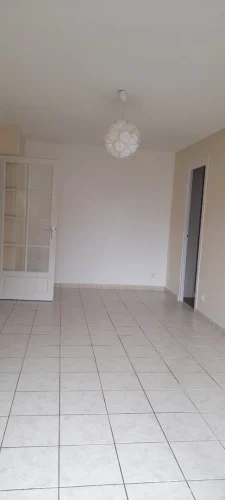2-Room Apartment for Sale in Chalon-Sur-Saône - Ground Floor with Cellar