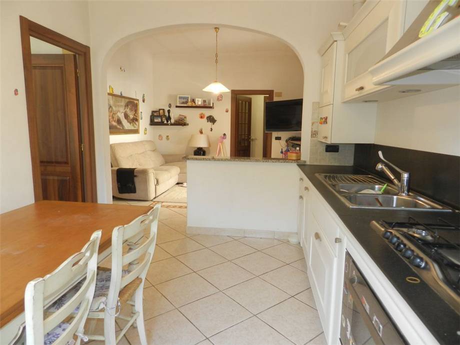 Property in Isola Del Cantone photo 5