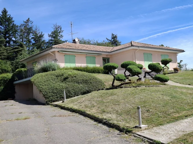 Country House with 8 Rooms (129 m² Living Area), 4 Bedrooms on a 2,500 m² Wooded Plot? Saint-Firmin photo 2