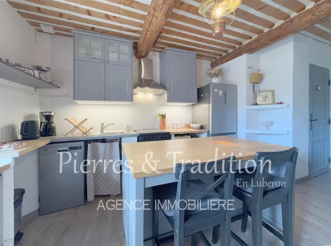 Luberon, Beautiful Village House with View and Terrace photo 4