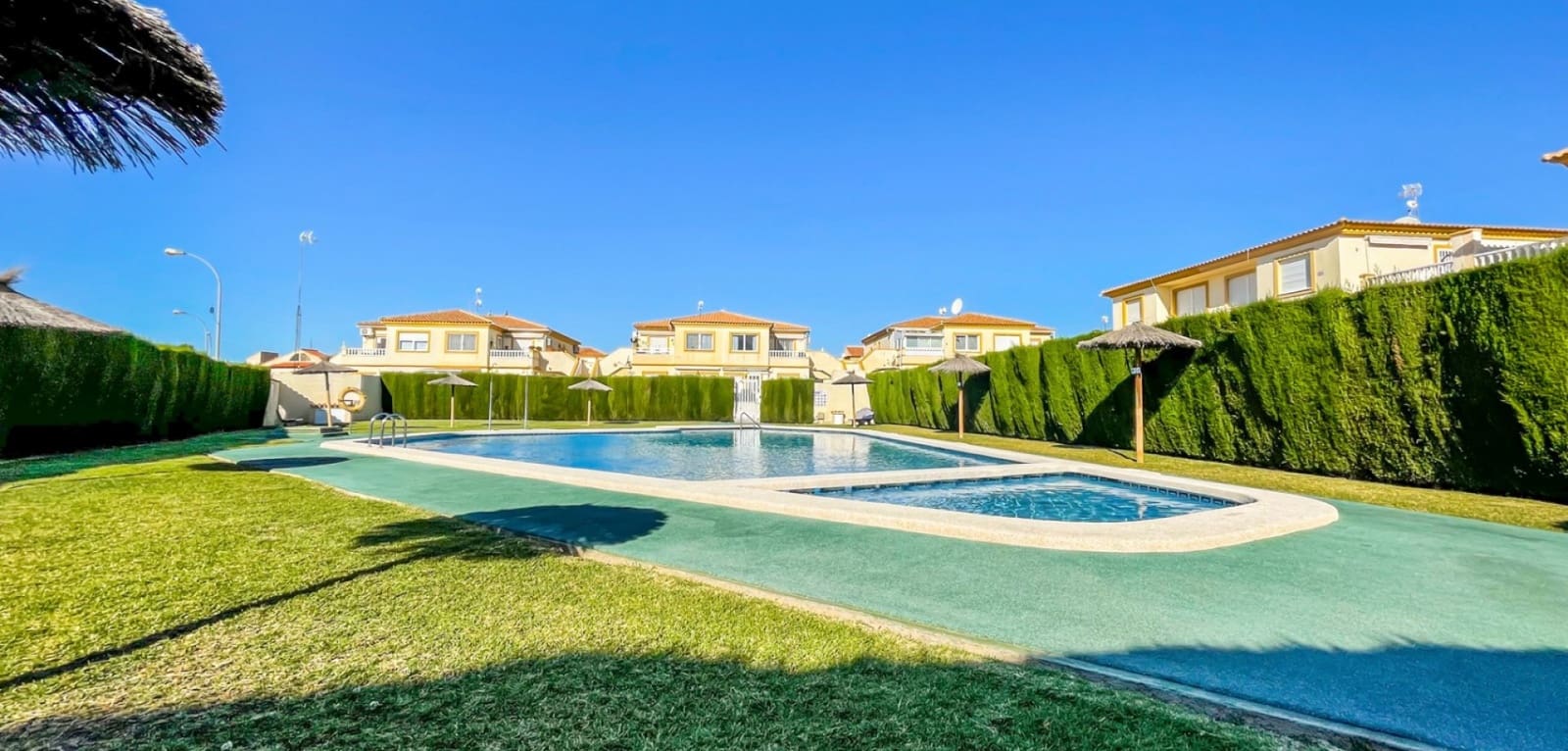 Bungalow for sale in Playa Flamenca, Orihuela, Alicante photo 2