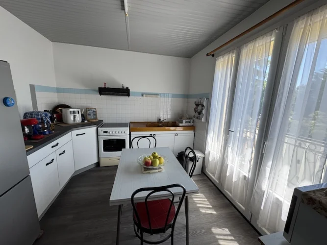 Detached house with enclosed garden photo 4