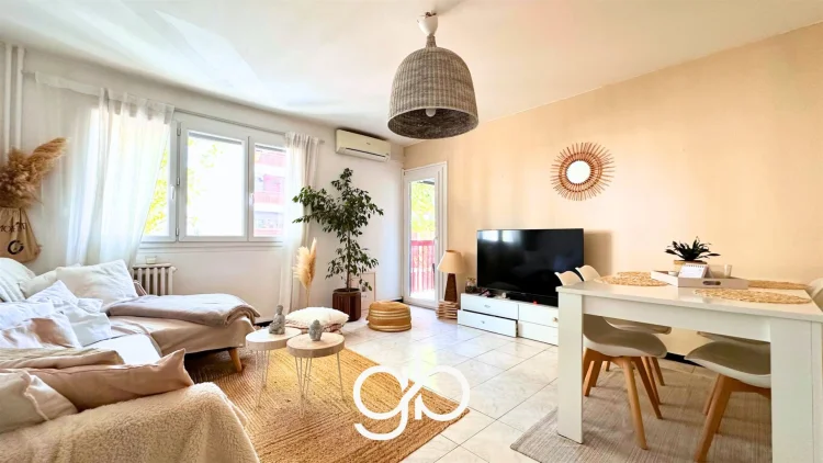 Bright 4-Room Apartment with Balcony and Cellar in Montpellier City Center