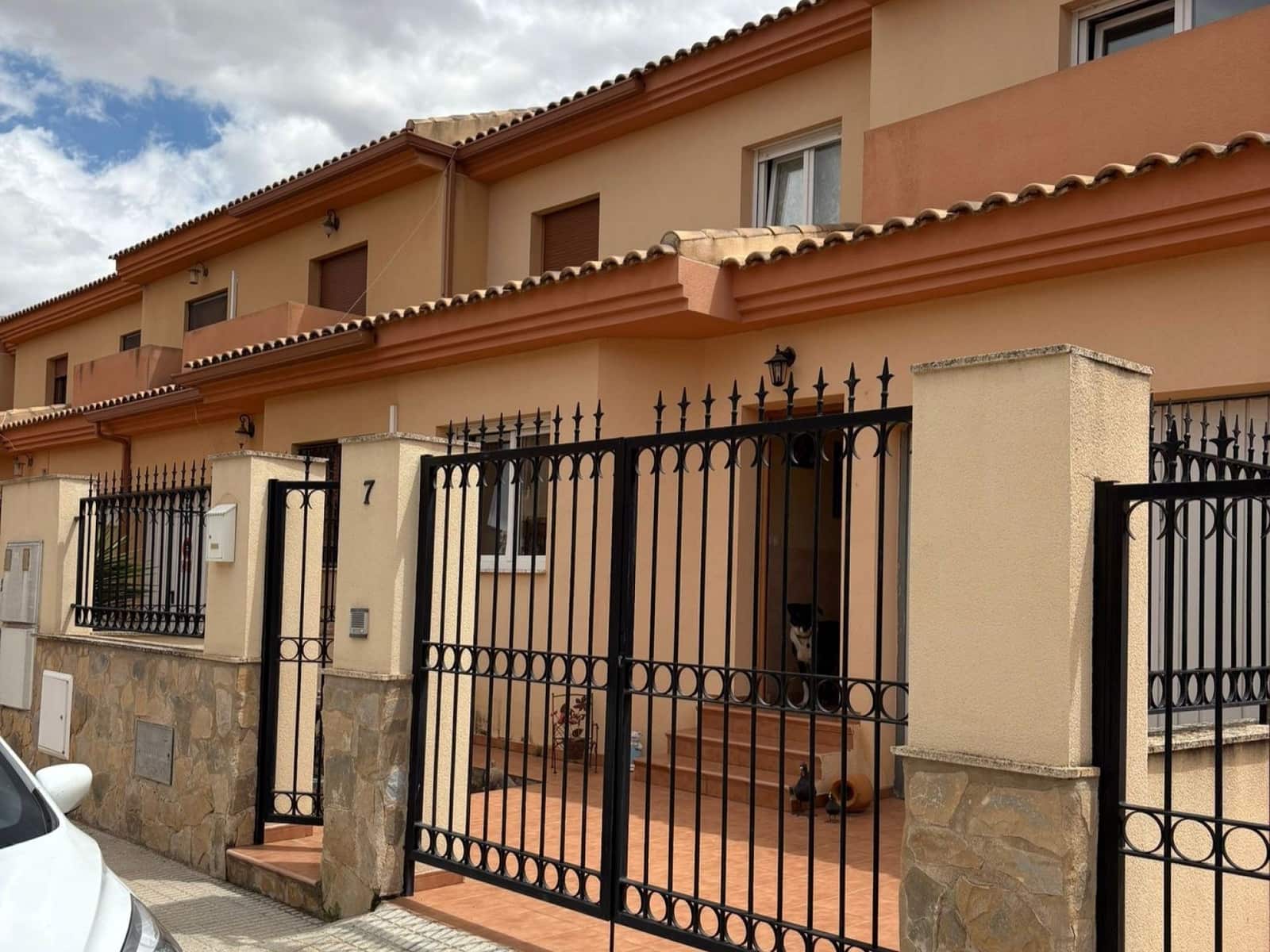 Townhouse for sale in Pinoso, Alicante photo 2