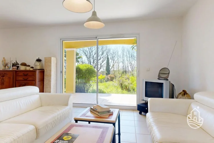 Delightful Bungalow with Garage Nestled in Lush Greenery, Saint-Cyprien photo 4