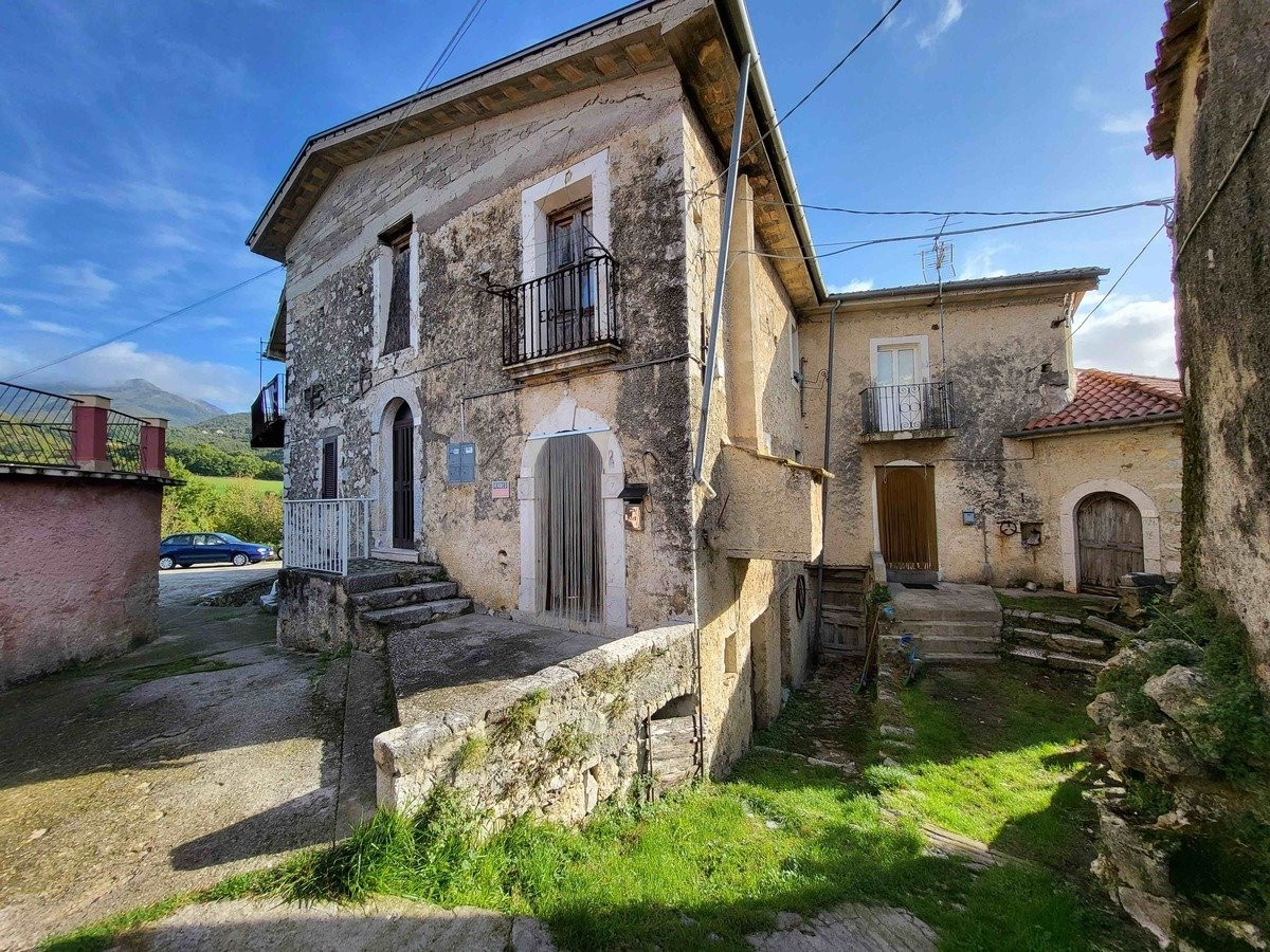 Property in Picinisco photo 4