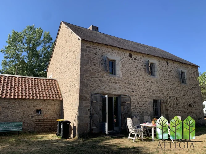 Rustic 4-Bedroom Character House with Barn, Views & 3,479 m² of Land photo 3