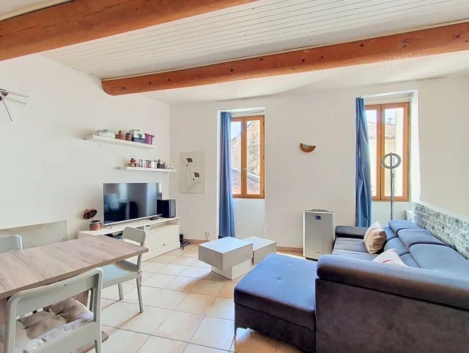 Village House with 3 Rooms - Garage - 50.90 m²
