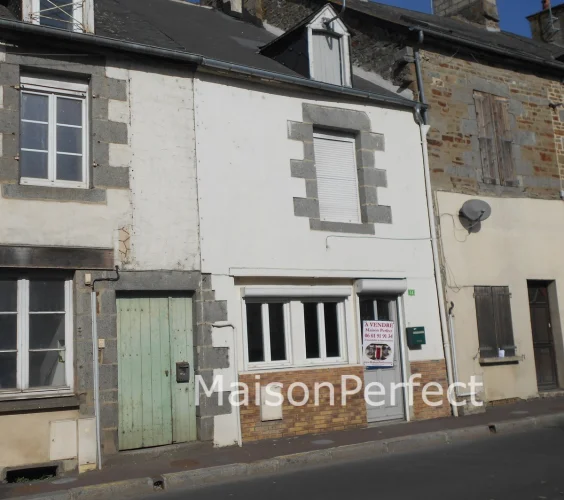 Start your French Adventure here with this Small but Well Equipped Town House. photo 2