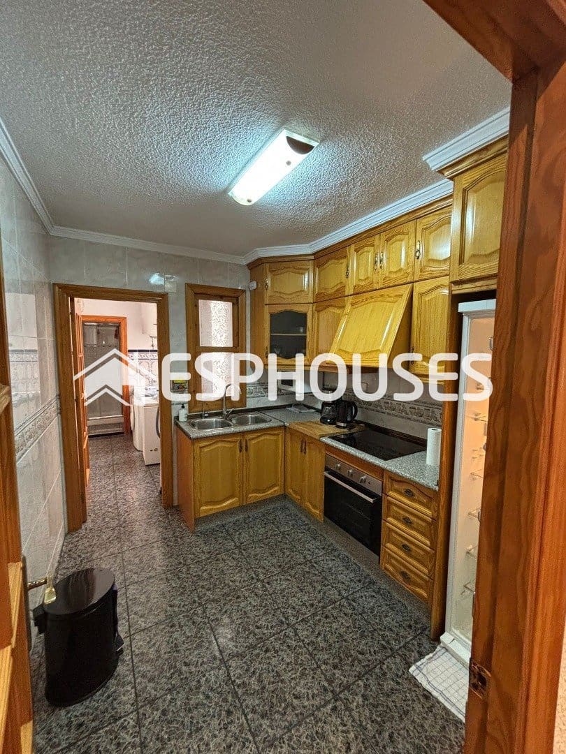 Apartment for sale in Guardamar Playa, Guardamar del Segura, Alicante photo 2