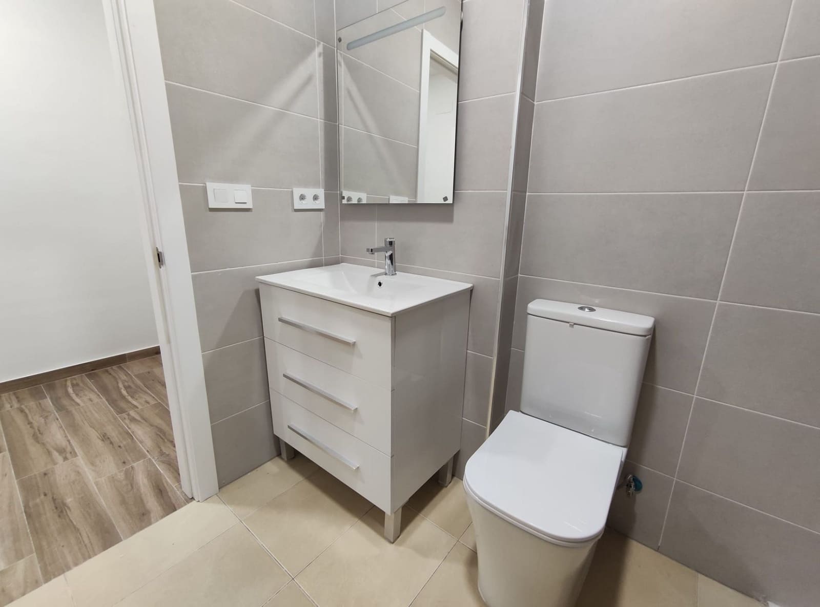 Townhouse for sale in Petrel / Petrer, Alicante photo 4