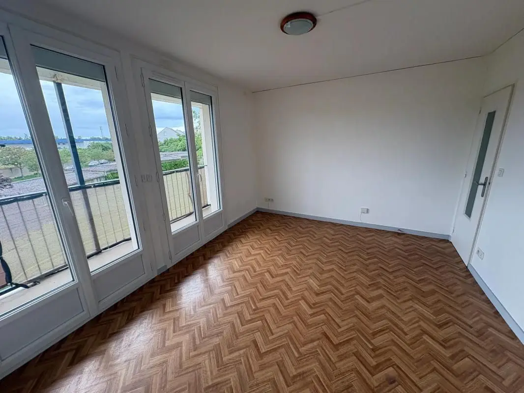 Apartment for sale in Bourges — 2 bedrooms, 67 m² photo 4