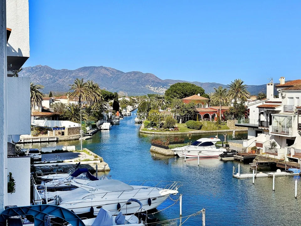 Apartment in Empuriabrava, Girona province photo 3
