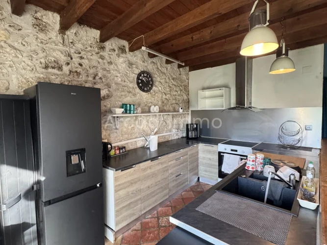 Small Stone Farmhouse, in Need of Renovation, Set on approx. 1,400 m² of Enclosed Land. photo 2