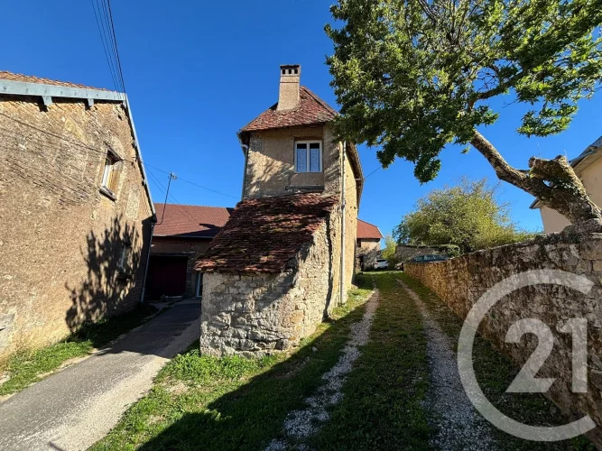 ||| Exclusivity at your Century 21 Gsm Immo Agency in Lure! In Cuse-Et-Adrisans, Discover this photo 4