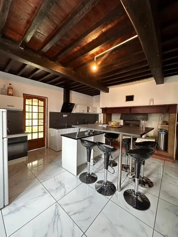 House for sale in Viella — 3 bedrooms, 147 m² photo 5