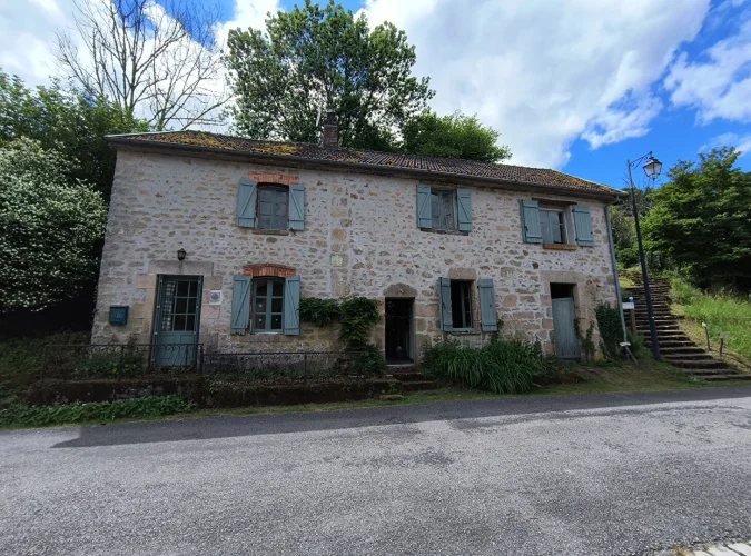 Haute-Vienne Unique Detached Two-Bedroom Country House with Stunning Countryside Views
