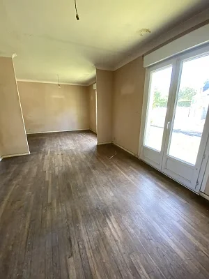 3 Bed Detached House for Sale Near Treve photo 3