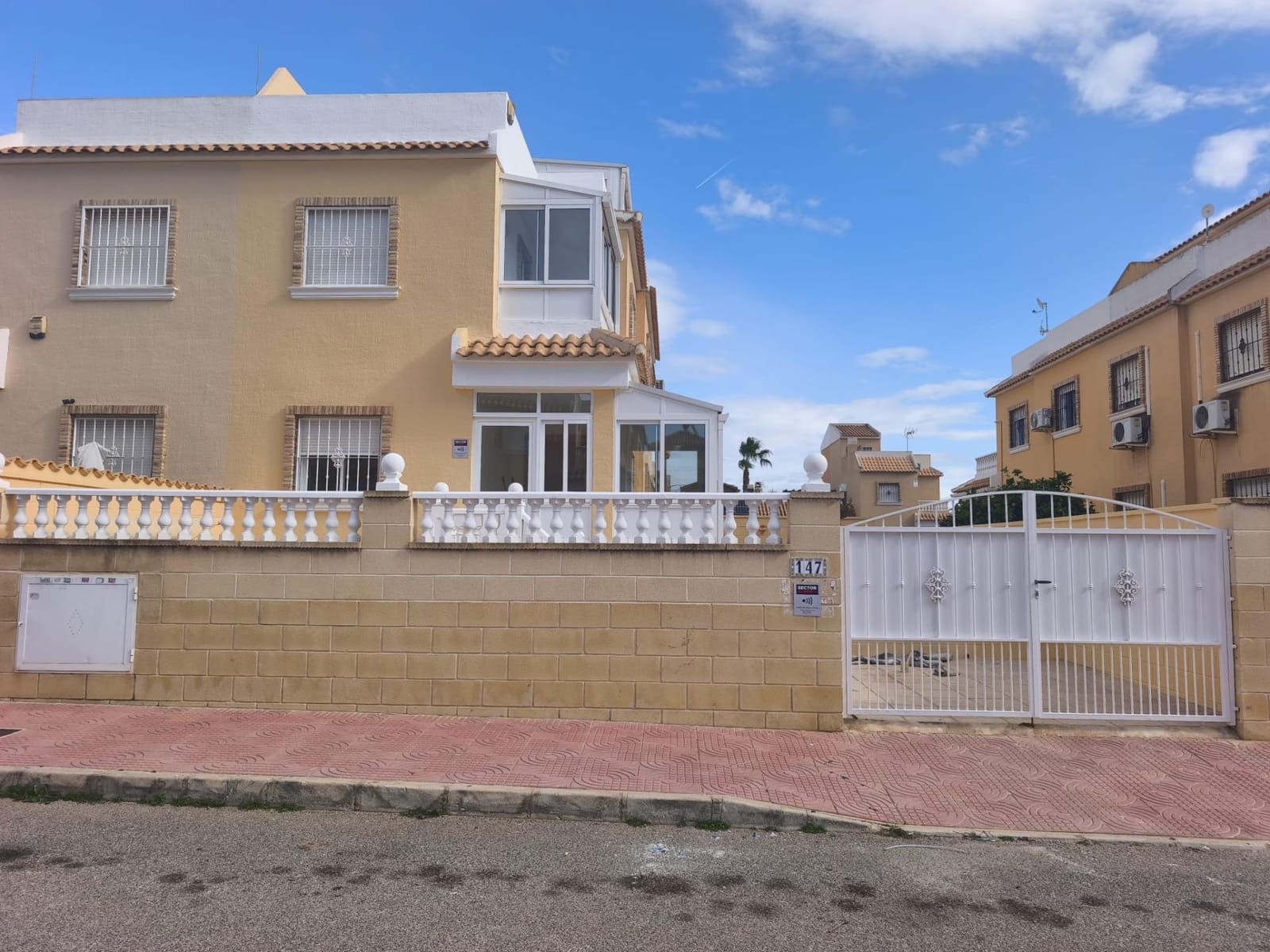 Townhouse for sale in Ciudad Quesada, Rojales, Alicante photo 2