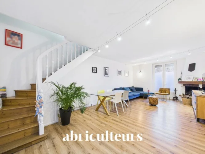 Beautiful Fully Renovated Old House, Close to Amenities for Sale in Couëron (44220) photo 5