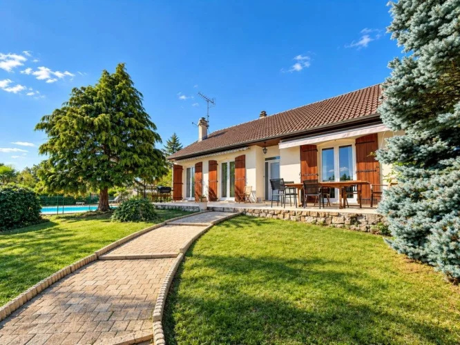 Huriel – Beautiful Renovated House, 4 Bedrooms, Pool and 1,900 m² of Land photo 2
