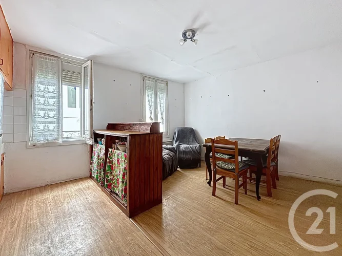 Béziers City Center Fénelon/Boulevard D'angleterre 4-Room Townhouse with Garage. Close to the photo 2