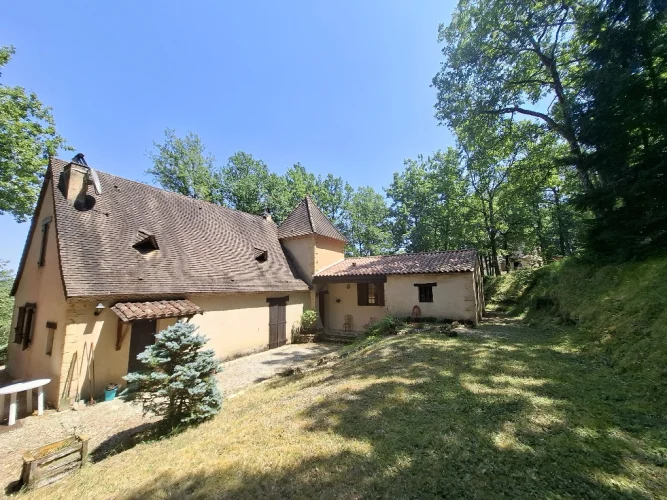 Pleasant House with Single-Level Access
