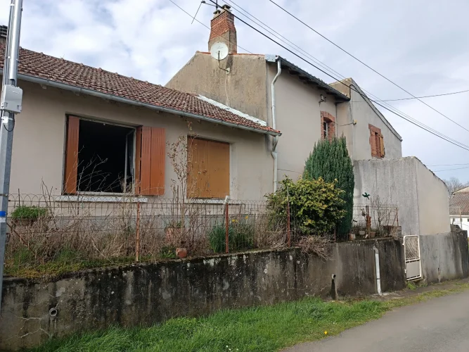 House to Renovate with Garage