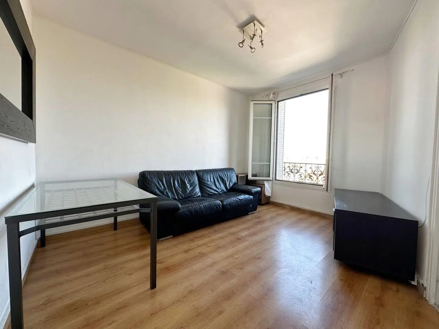 Apartment for sale in Saint-Maur-des-Fossés — 2 bedrooms, 46 m² photo 3
