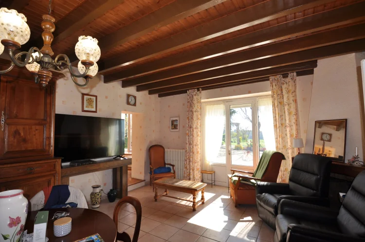 3-Bedroom House of 120m² with Barn and 7830m² Garden photo 4