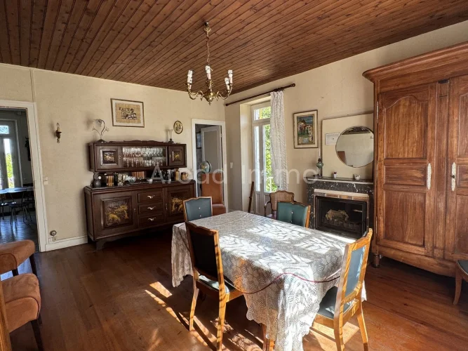 Beautiful Stone House with Garden and Garage. photo 4
