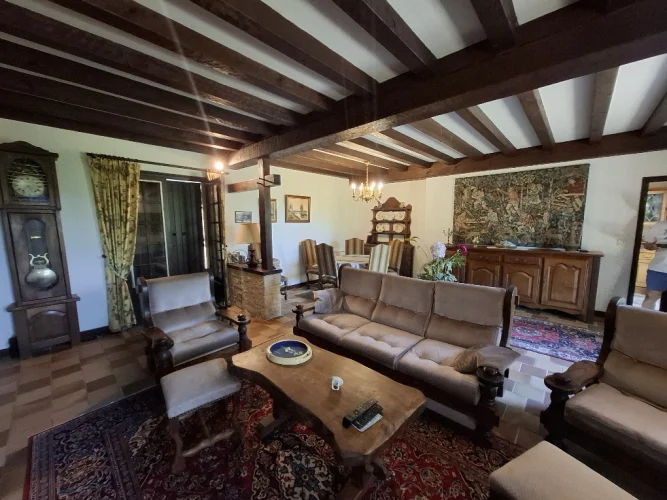 Pleasant House with Single-Level Access photo 5