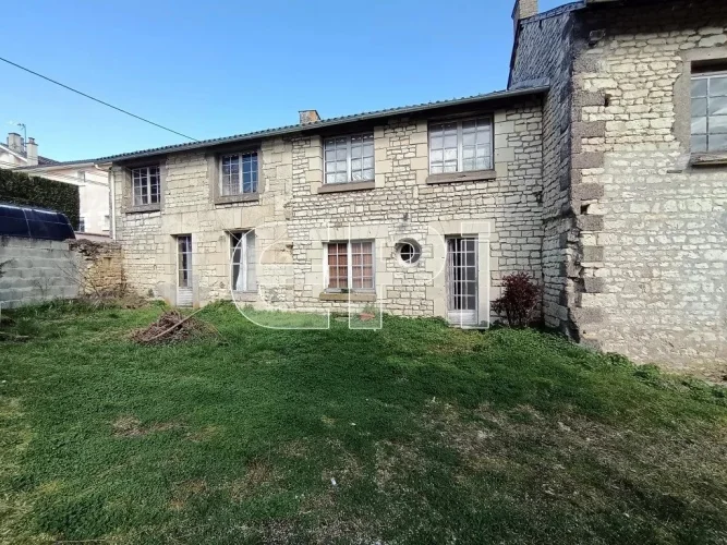 Charming Village House in Chalais, 190 m², 6 Rooms photo 2