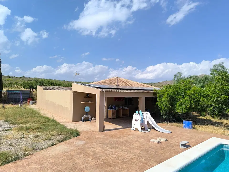 Country house in Caudete, Albacete province