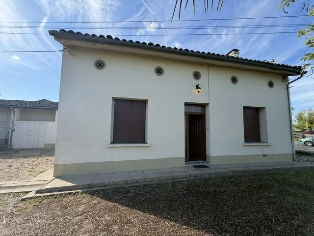 Large 3-Bedroom House for Sale in Montauban photo 2
