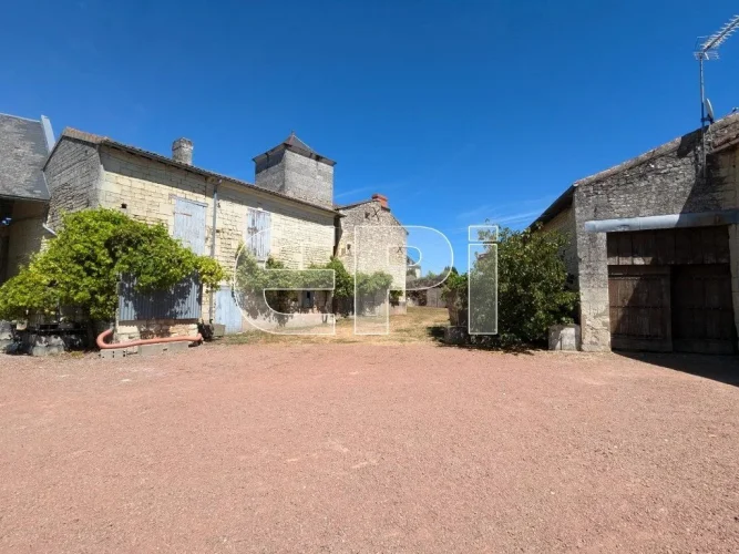 Charming Stone Property in Curçay-Sur-Dive photo 3