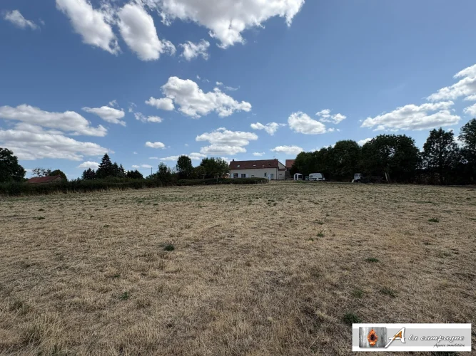 House with Unobstructed Views and Nearly Two Hectares of Land photo 5