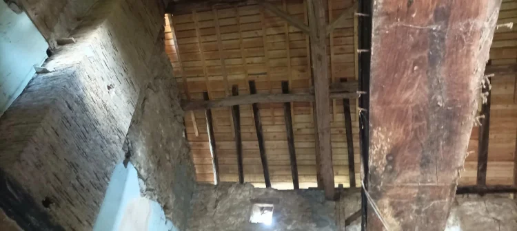 Stone Renovation Project with New Roof and Potential for 100 m², Champagnac-la-Rivière photo 3
