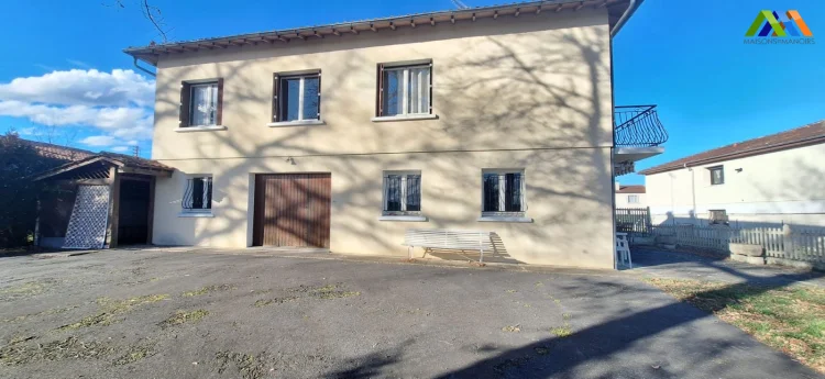 Masseube: Lovely, Very Well-Maintained Villa with Garden and Garage