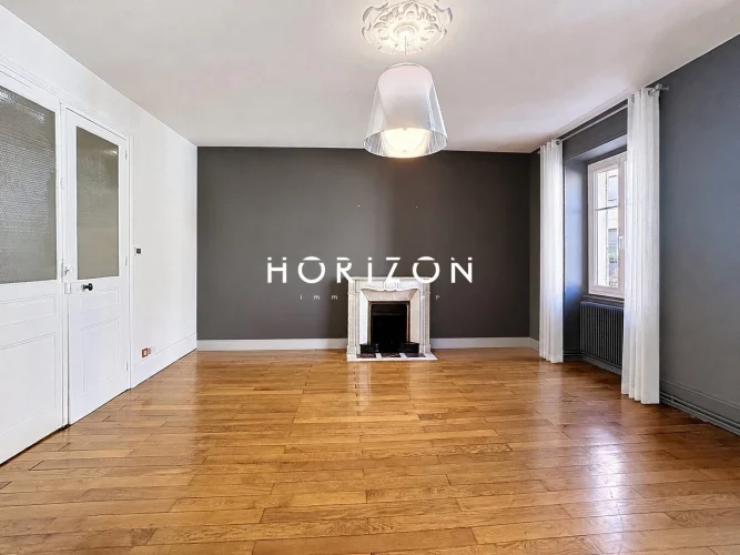 Mâcon: 4-Room Flat, 144 m² photo 2
