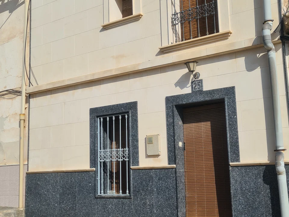 Town house in Pinoso, Alicante province photo 2