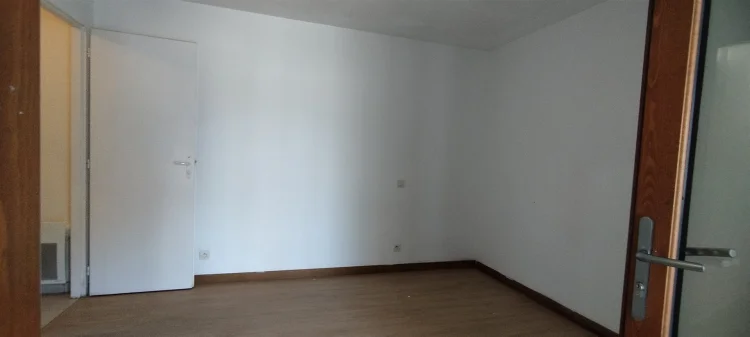 Renovated Character Home with Large Garden in Bazens photo 2