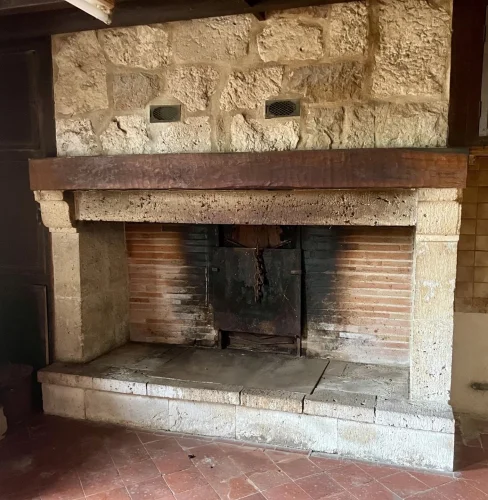 Stone Former Farmhouse in a Quiet Setting – 145 m² of Living Space with Great Potential photo 4